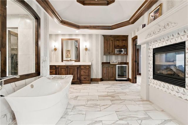 12715 W 160 Terrace, Overland Park, KS 66221