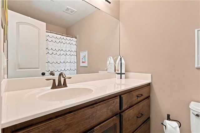 12715 W 160 Terrace, Overland Park, KS 66221