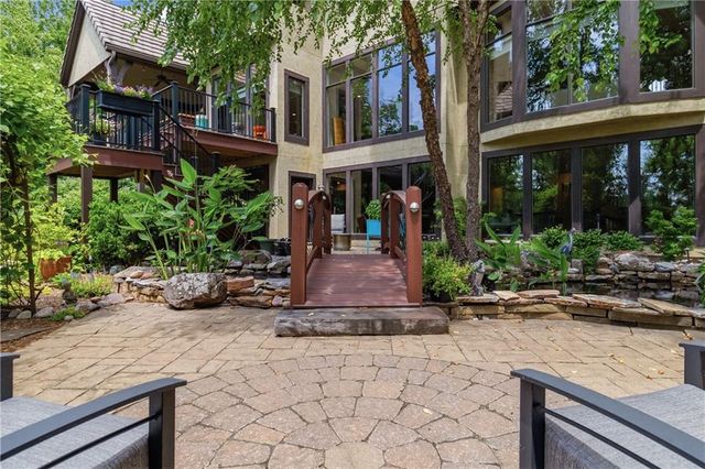 12715 W 160 Terrace, Overland Park, KS 66221