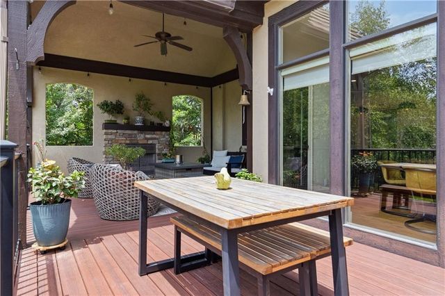 12715 W 160 Terrace, Overland Park, KS 66221