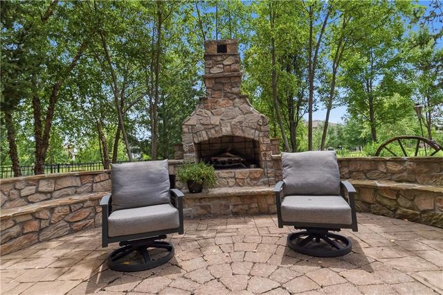 12715 W 160 Terrace, Overland Park, KS 66221