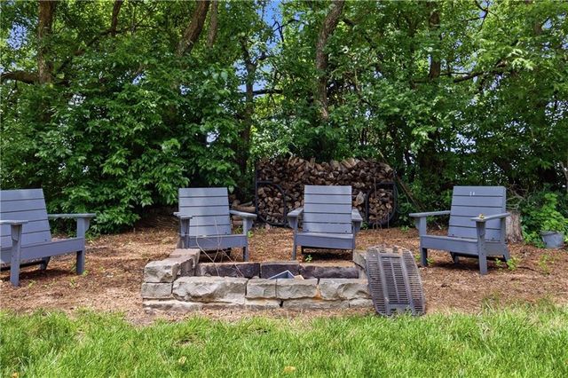 12715 W 160 Terrace, Overland Park, KS 66221