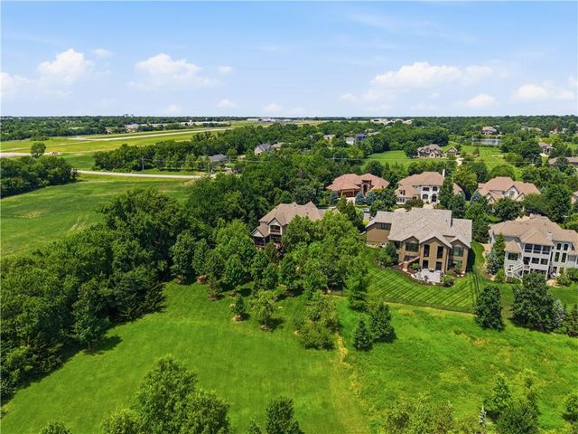 12715 W 160 Terrace, Overland Park, KS 66221