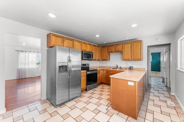 5001 W 5320 S, Kearns, UT 84118