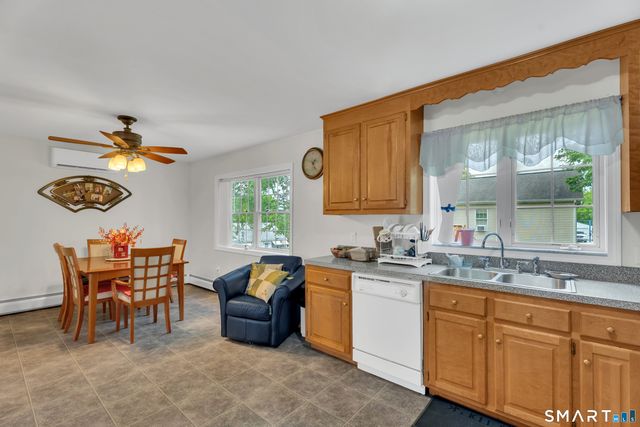 5 Thamesview Road, Norwich, CT 06360