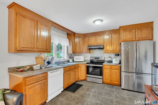 5 Thamesview Road, Norwich, CT 06360