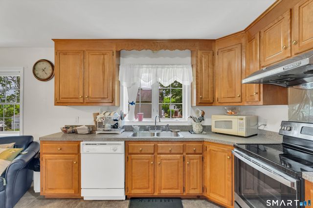 5 Thamesview Road, Norwich, CT 06360