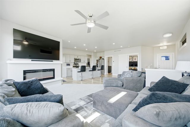 772 Mcintosh Court NE, Bondurant, IA 50035