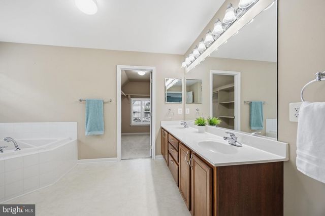 3 GALLERY RD, Stafford, VA 22554