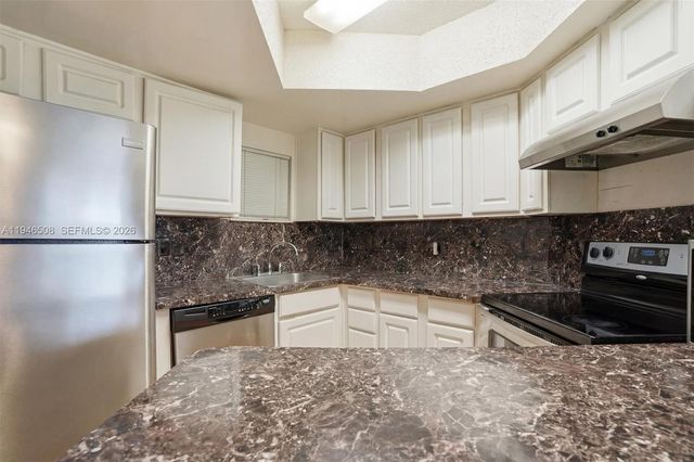 8363 Lake Dr 503, Doral, FL 33166