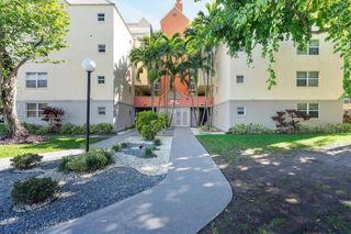 8363 Lake Dr 503, Doral, FL 33166