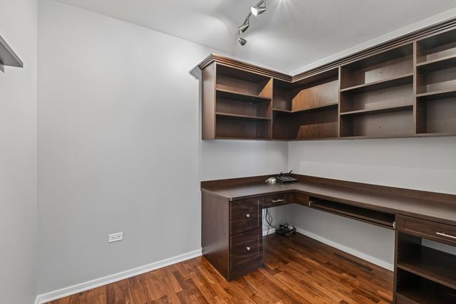 240 E Illinois Street 2005, Chicago, IL 60611
