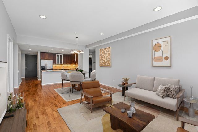 240 E Illinois Street 2005, Chicago, IL 60611