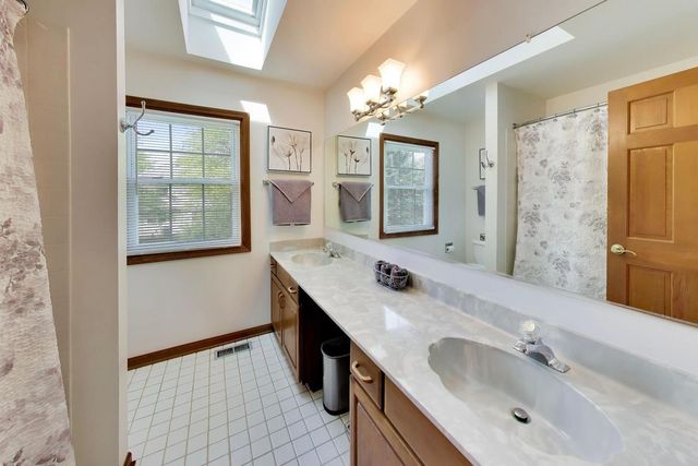 524 Edinburgh Lane, West Dundee, IL 60118