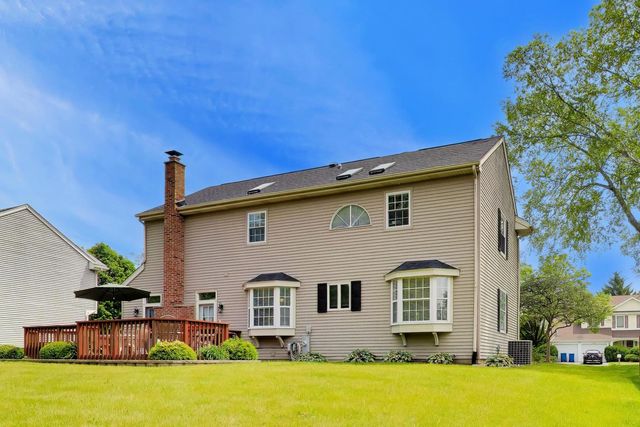 524 Edinburgh Lane, West Dundee, IL 60118