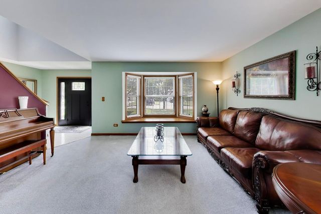 524 Edinburgh Lane, West Dundee, IL 60118