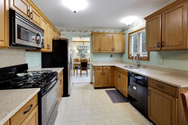 524 Edinburgh Lane, West Dundee, IL 60118