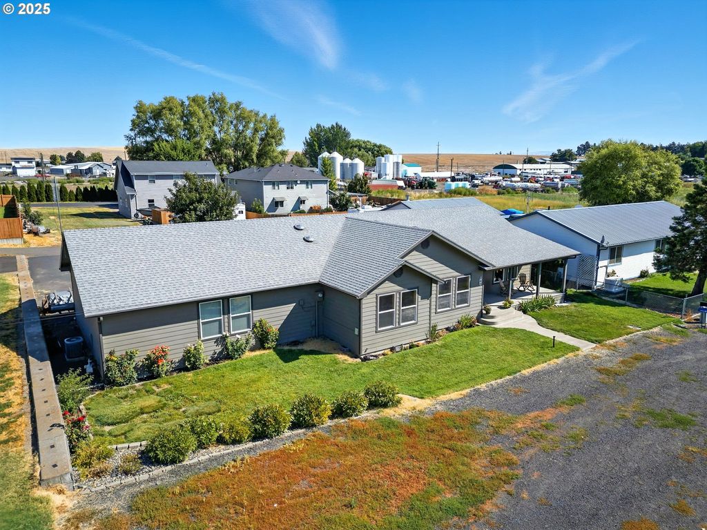 257 W LINCOLN St, Athena, OR 97813