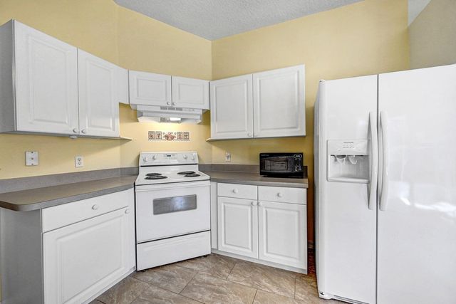 1180 Goldenrod Circle NE, Palm Bay, FL 32905