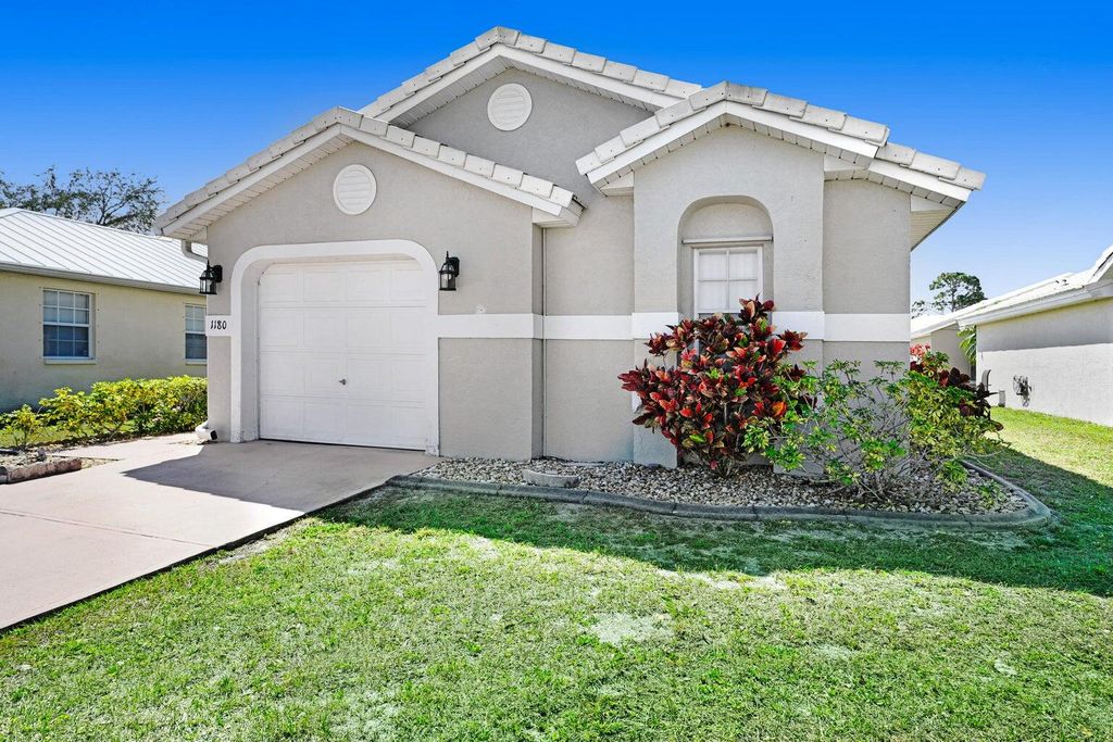 1180 Goldenrod Circle NE, Palm Bay, FL 32905