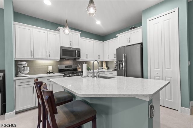 4610 Waterscape LN, Fort Myers, FL 33966