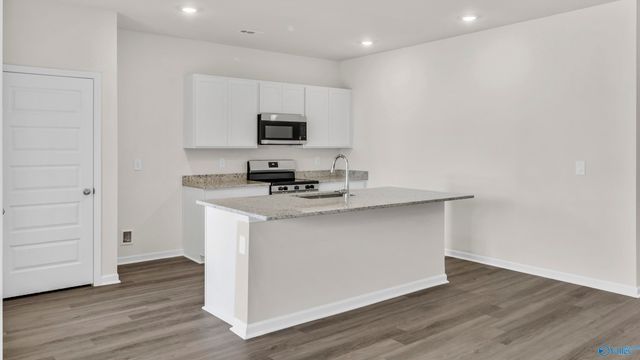 134 Ruby Elm Avenue NE, Huntsville, AL 35810