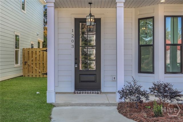 1203 E 34th Street, Savannah, GA 31404