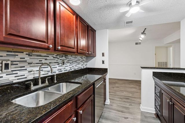 6900 Roswell Road Q6, Atlanta, GA 30328