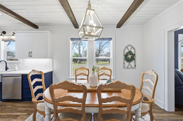 904 E College Street, Athens, TX 75751