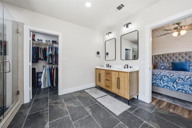 904 E College Street, Athens, TX 75751