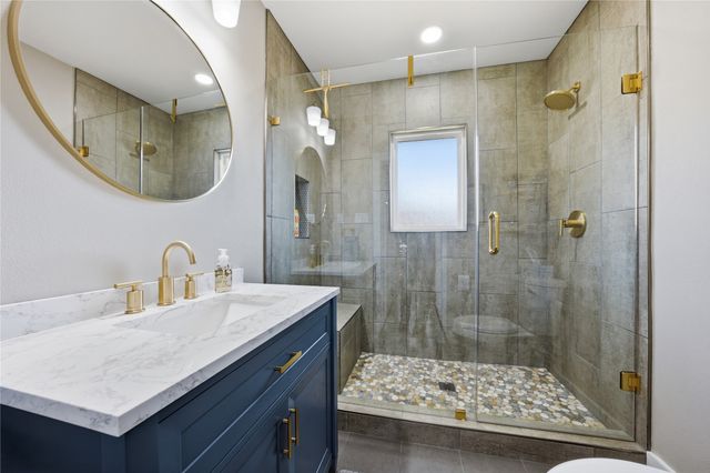 904 E College Street, Athens, TX 75751