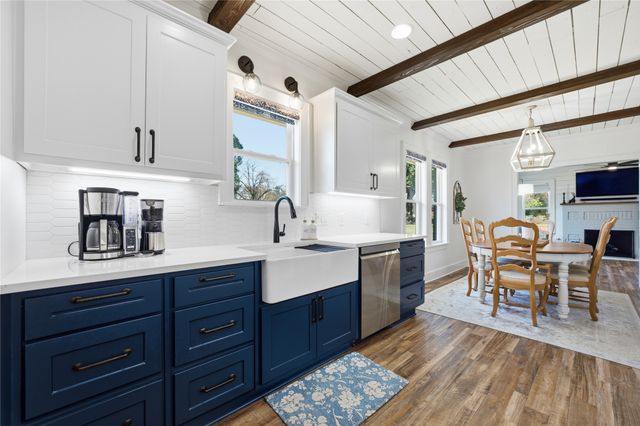 904 E College Street, Athens, TX 75751