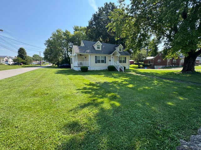 294 W West Water Street, Flemingsburg, KY 41041