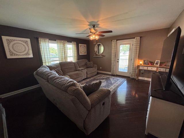 294 W West Water Street, Flemingsburg, KY 41041