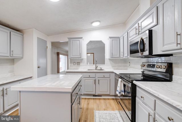 3202 JONQUIL LN, Middle River, MD 21220