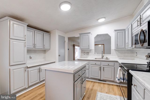 3202 JONQUIL LN, Middle River, MD 21220