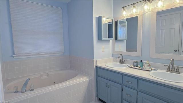 2713 Esplanade CT, Virginia Beach, VA 23456