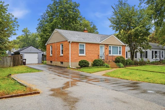 3008 Emily Lane, Mchenry, IL 60051