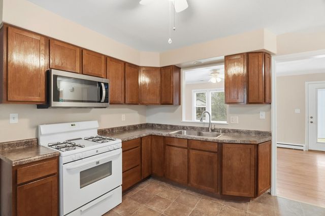 3008 Emily Lane, Mchenry, IL 60051