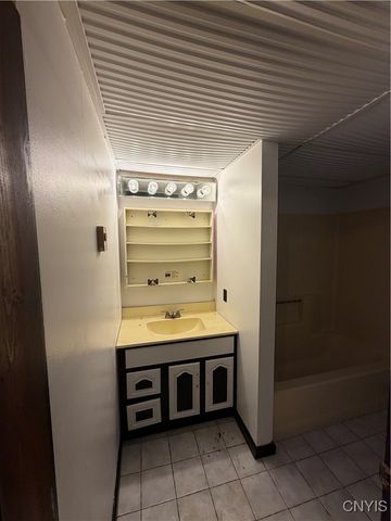 7777 Hallenbeck Road, Vienna, NY 13042