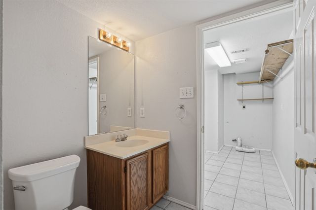 1037 Monarch Drive, Lewisville, TX 75067