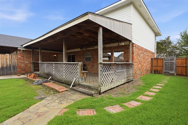 1037 Monarch Drive, Lewisville, TX 75067