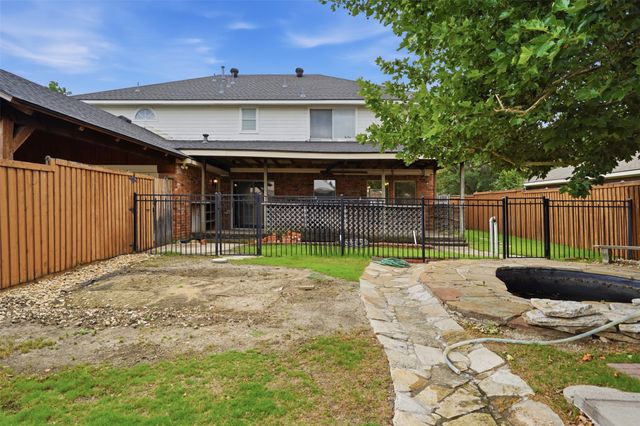 1037 Monarch Drive, Lewisville, TX 75067