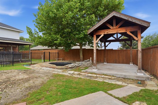 1037 Monarch Drive, Lewisville, TX 75067