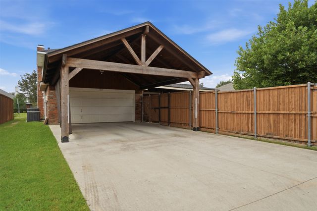 1037 Monarch Drive, Lewisville, TX 75067