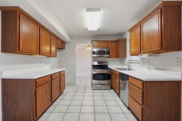 1037 Monarch Drive, Lewisville, TX 75067