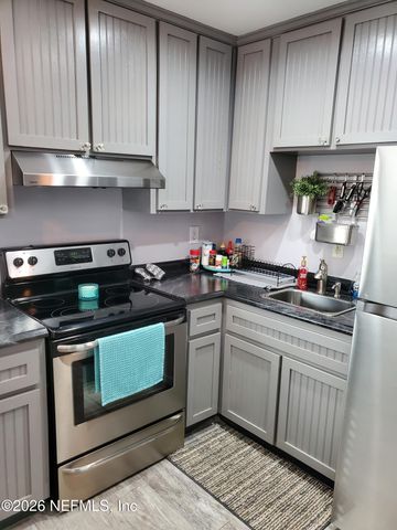 530 S 2ND Street, Jacksonville Beach, FL 32250