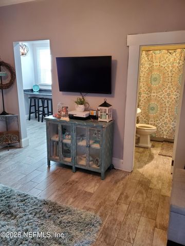530 S 2ND Street, Jacksonville Beach, FL 32250