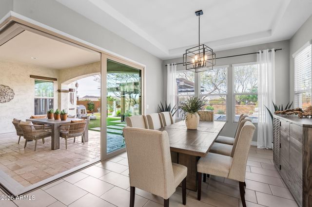 2948 E CREST Lane, Phoenix, AZ 85050