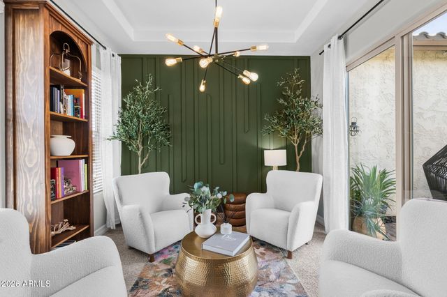 2948 E CREST Lane, Phoenix, AZ 85050